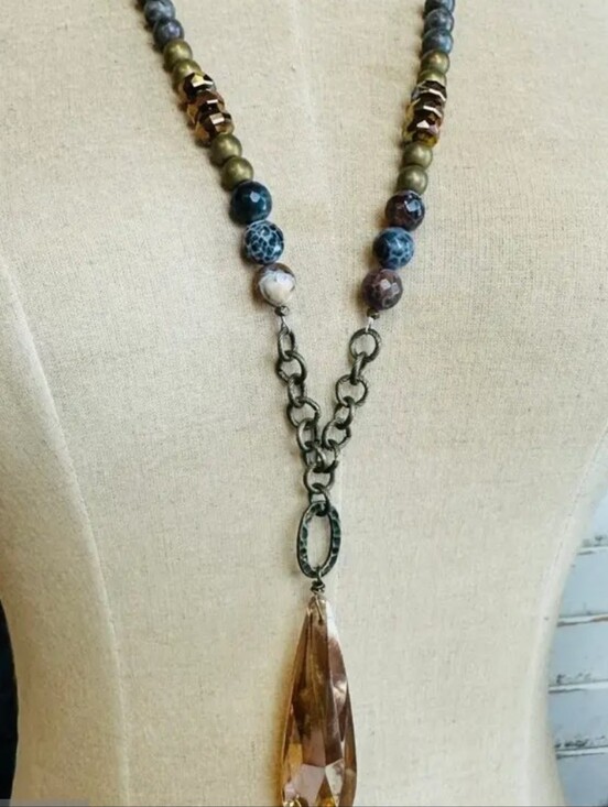 Scooples Jewelry Jewelry - ❣️1 LEFT❣️✨PRICE DROP✨Boho Sable Necklace Beaded Necklace Amber Teardrop Pendant